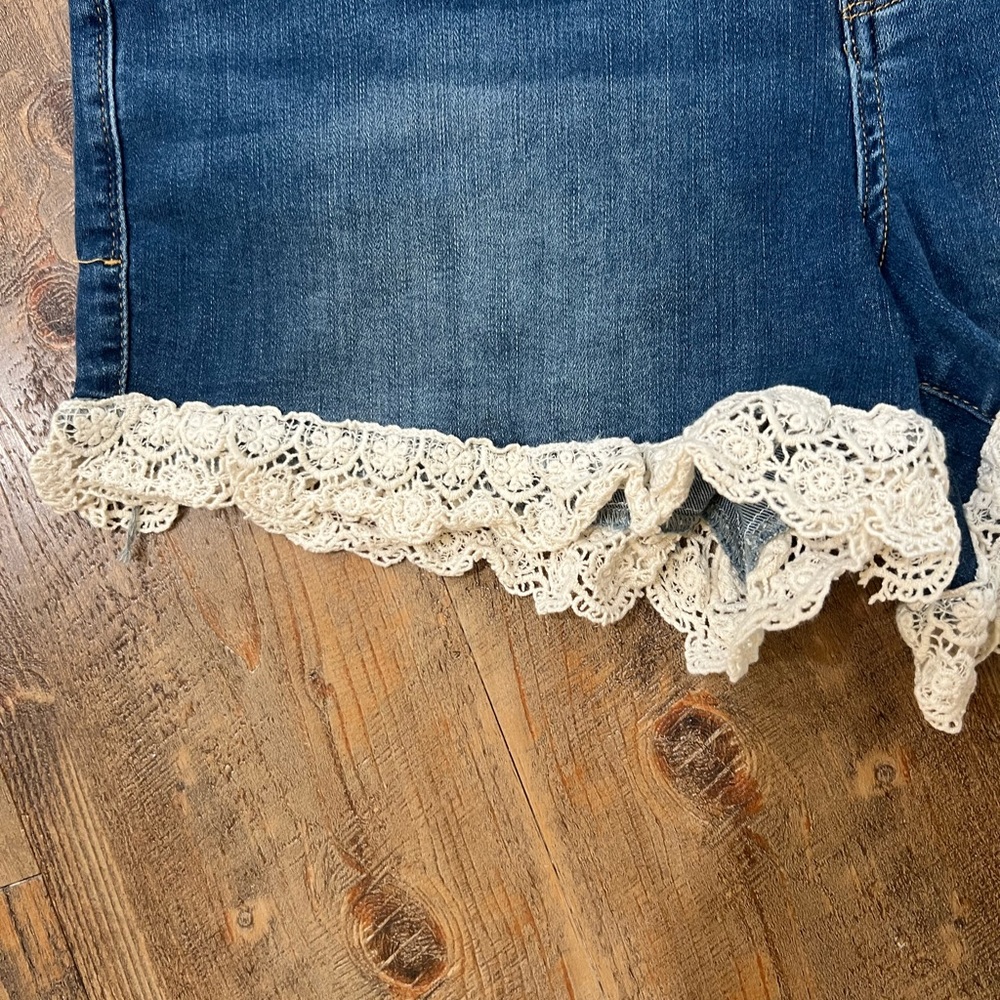 NEW SHORTS FROM CHIC SOUL - Size 18 Vintage wash distressed pattern CUTE!! - Picture 2 of 4